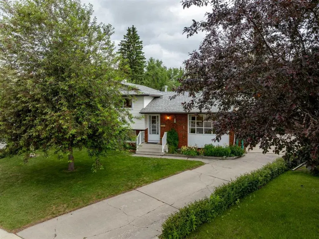 5036 Vallance Crescent NW