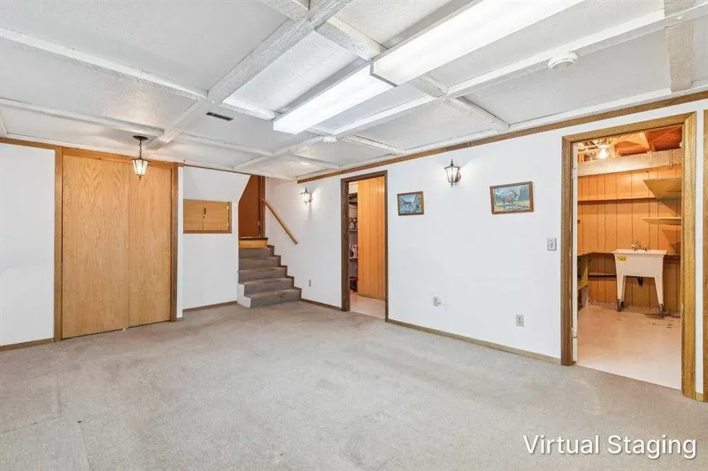 5036 Vallance Crescent NW