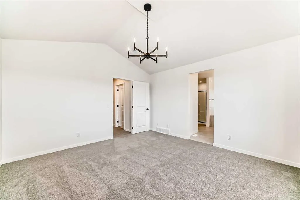 310 Montrose Crescent SE