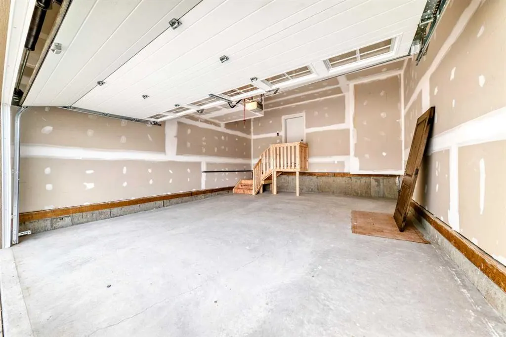 310 Montrose Crescent SE