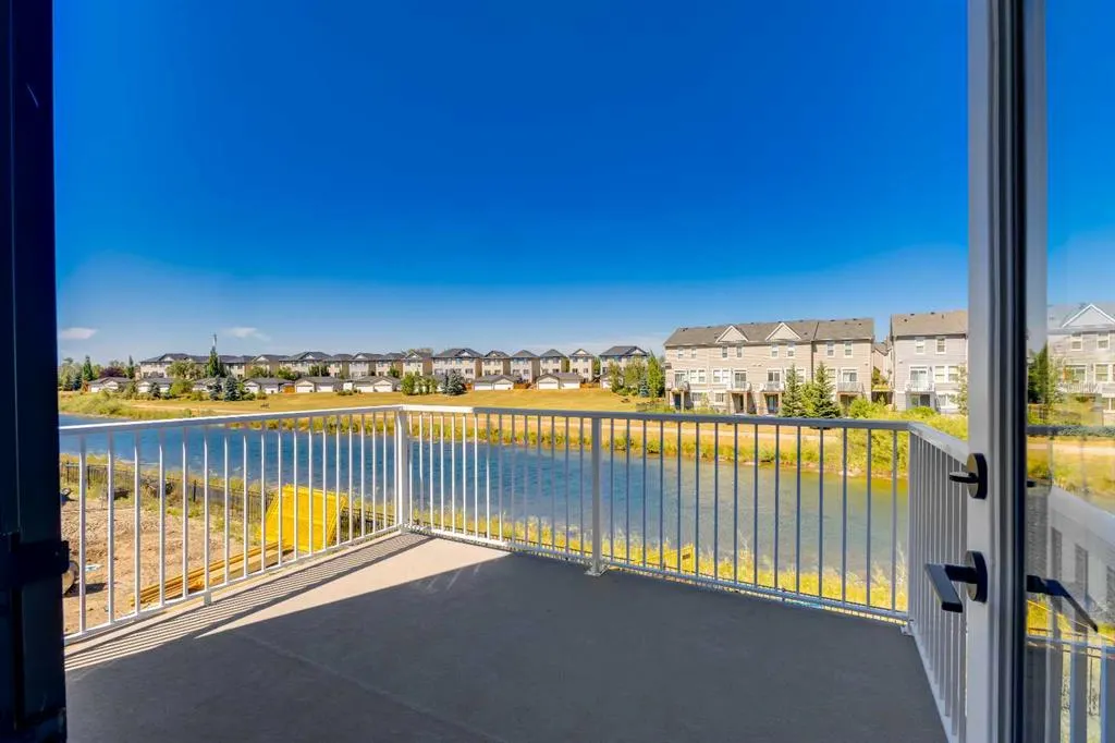 310 Montrose Crescent SE