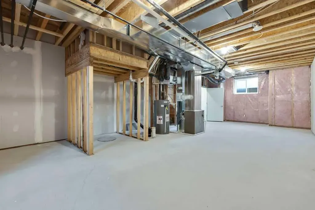407 Strathcona Circle