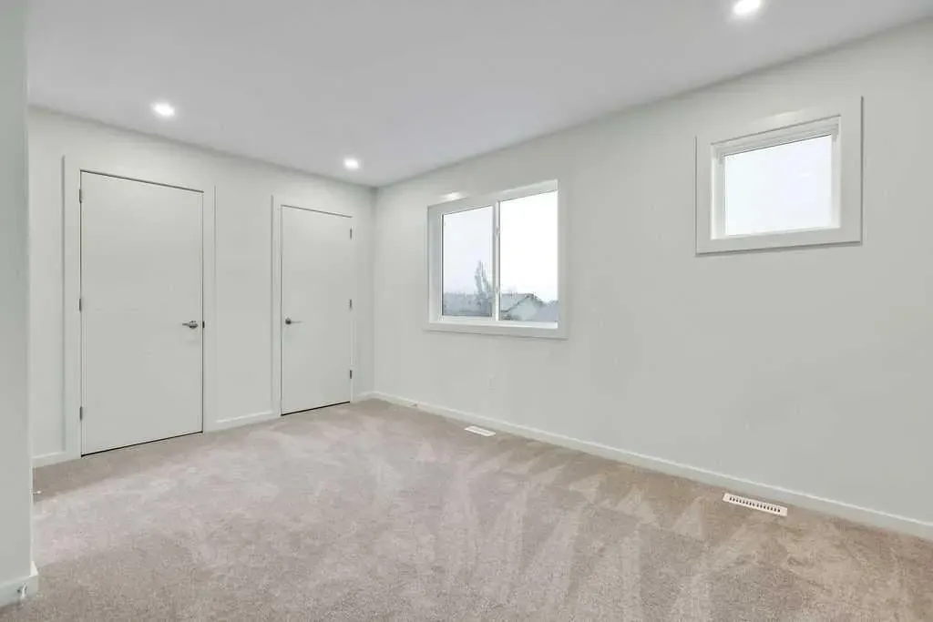 407 Strathcona Circle