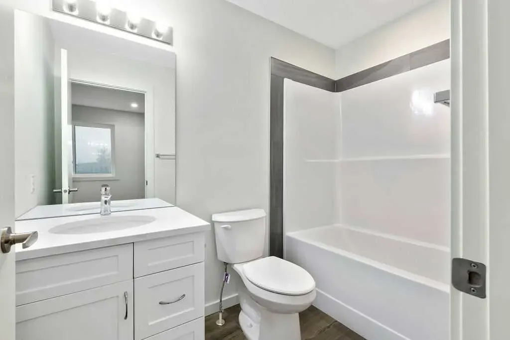 407 Strathcona Circle