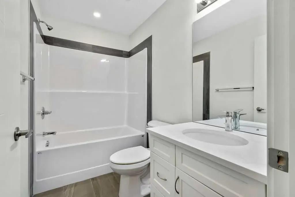 407 Strathcona Circle