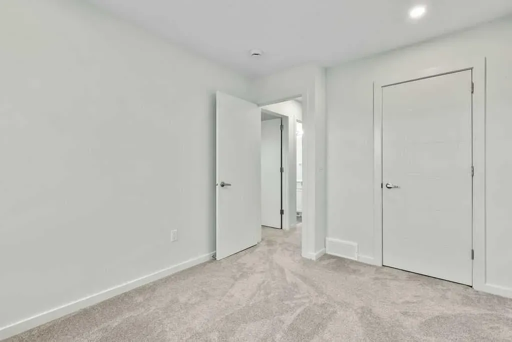 407 Strathcona Circle