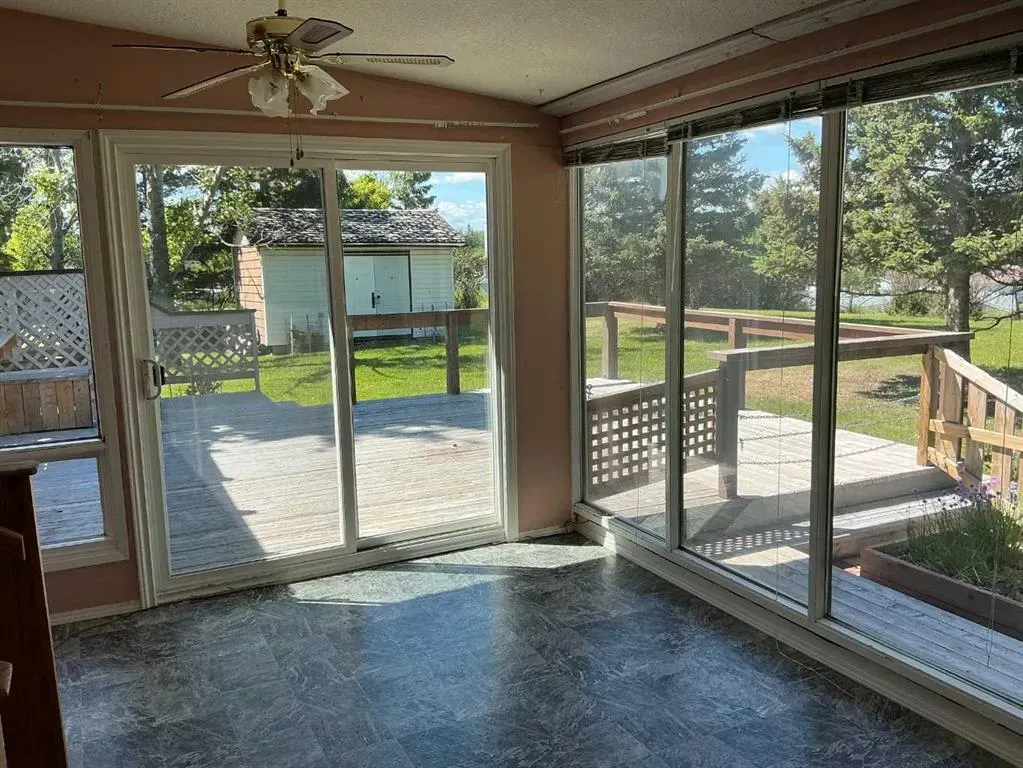 299 3rd Street SE