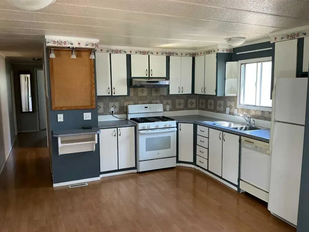 299 3rd Street SE