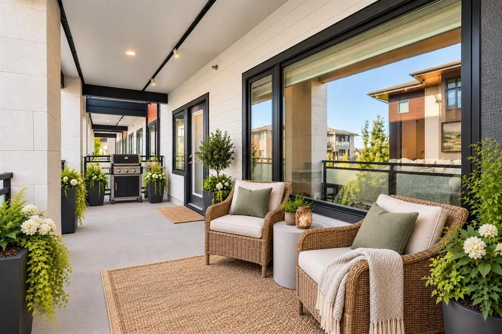 12 Mahogany Path SE #208