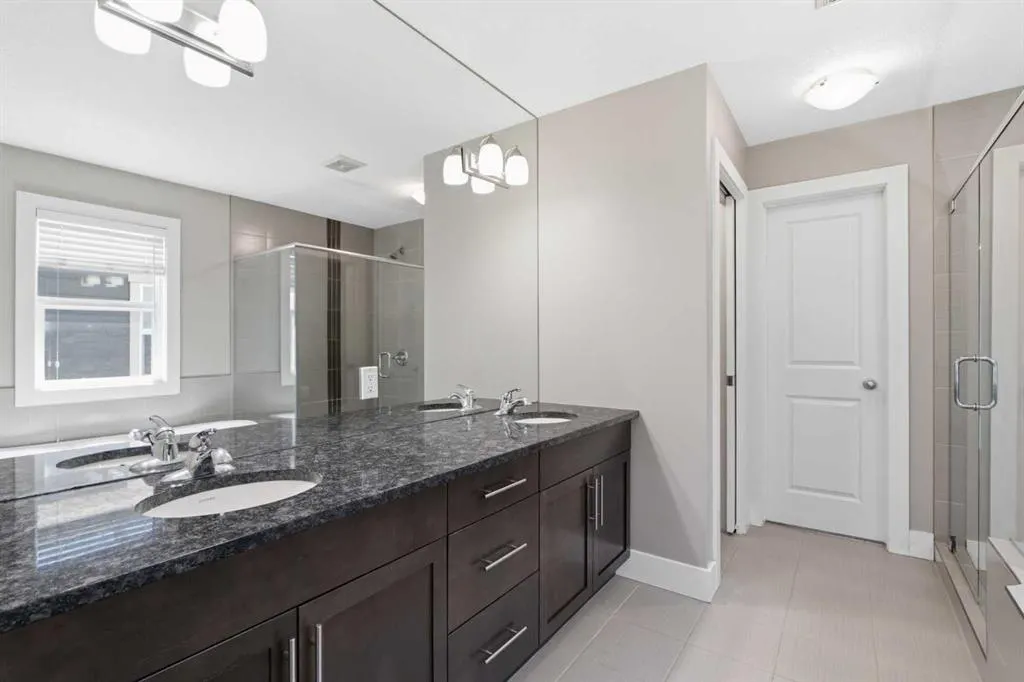 11 MARQUIS Crescent SE