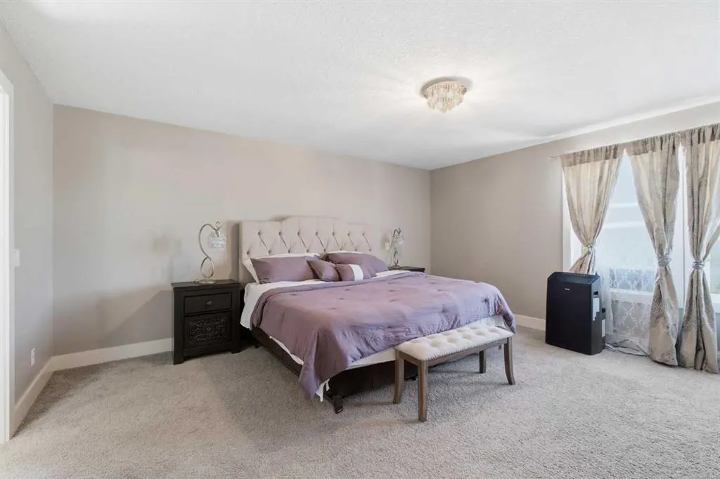 11 MARQUIS Crescent SE