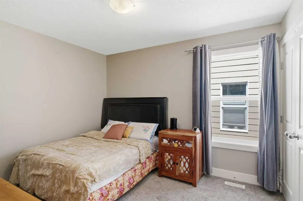 11 MARQUIS Crescent SE