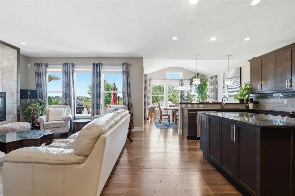11 MARQUIS Crescent SE