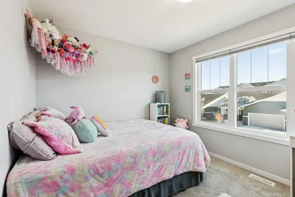 57 Crestridge Bay SW
