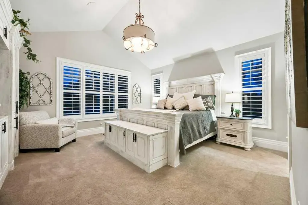 55 Bearspaw View