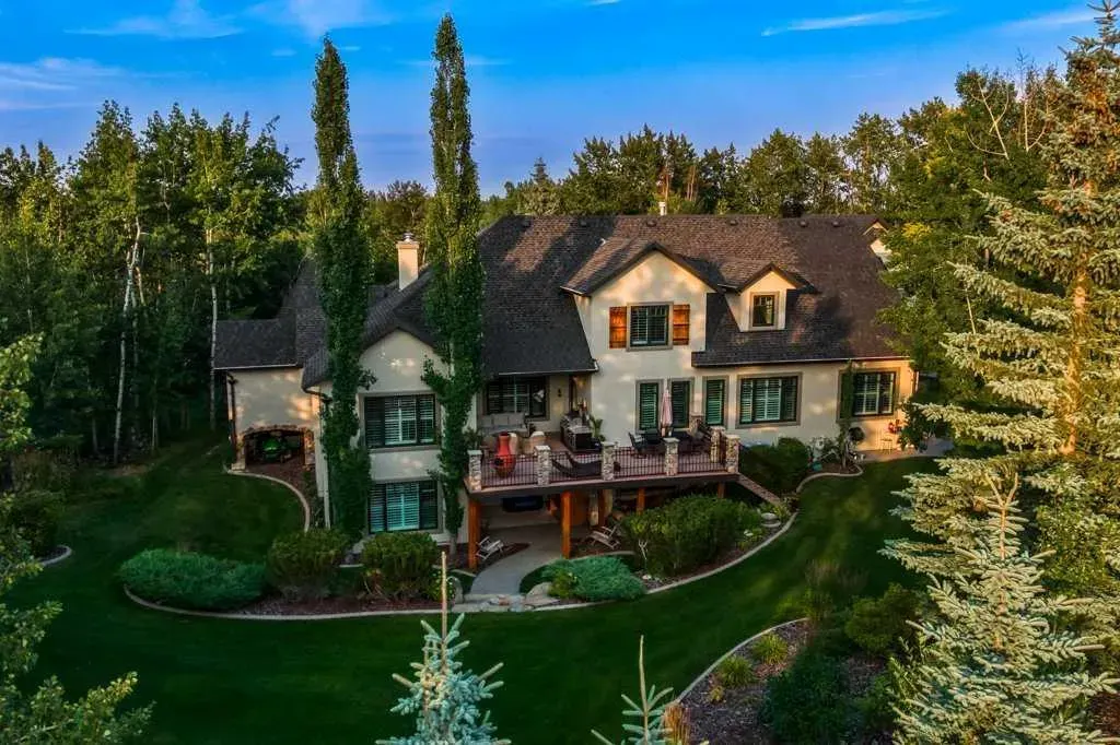 55 Bearspaw View