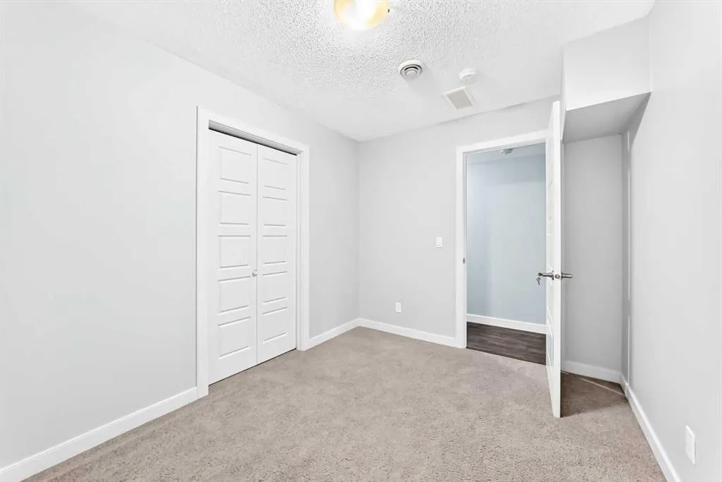325 Evanspark Gardens NW