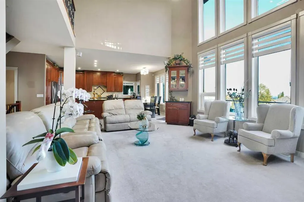 99 Arbour Vista Road NW