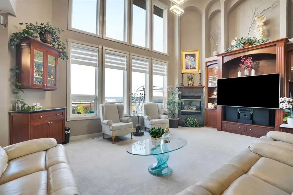 99 Arbour Vista Road NW