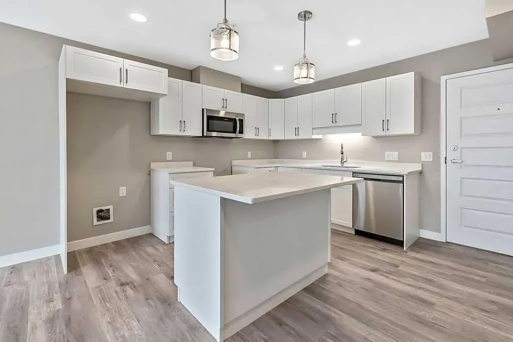 101 Willowridge Drive #201
