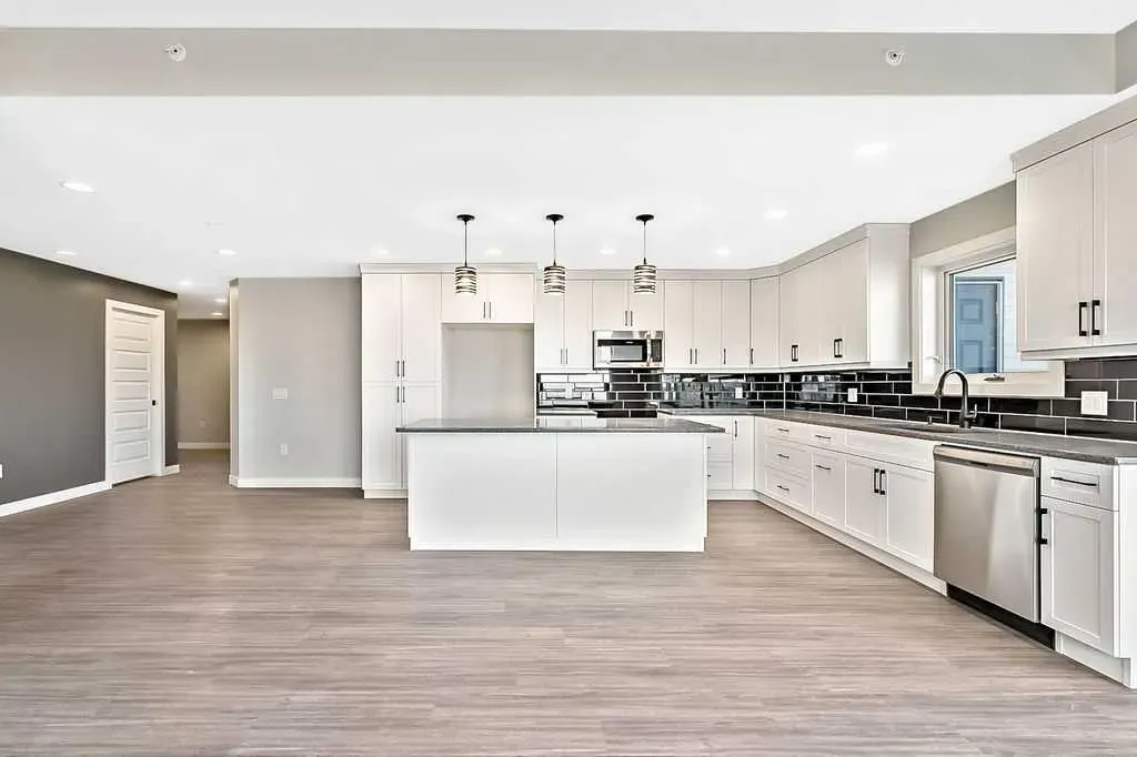 101 Willowridge Drive #204