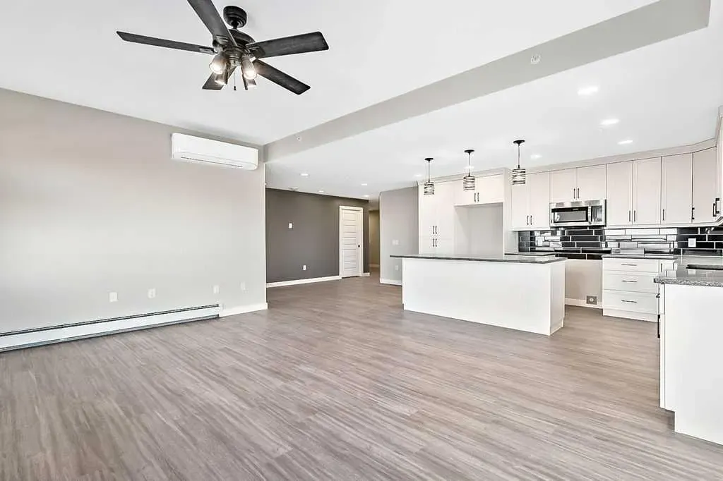 101 Willowridge Drive #204