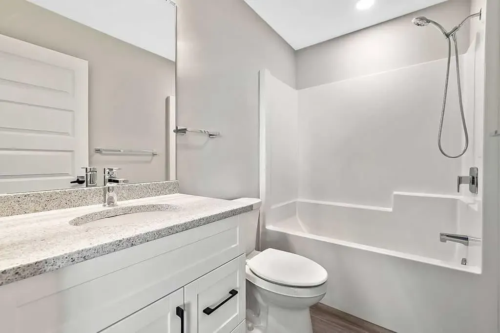 101 Willowridge Drive #204