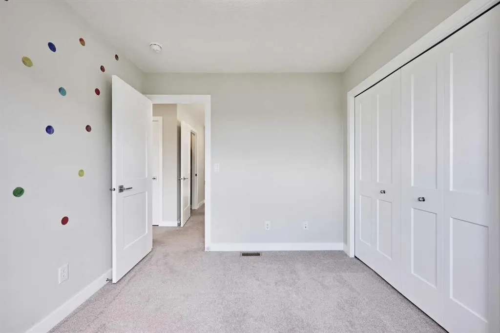 102 Crestridge Common SW