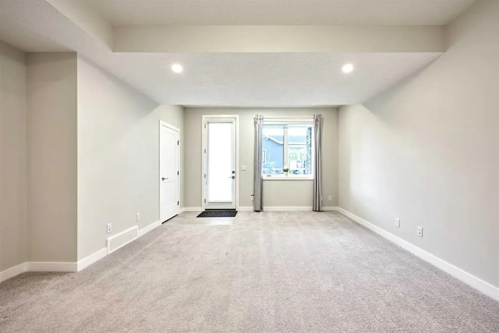102 Crestridge Common SW