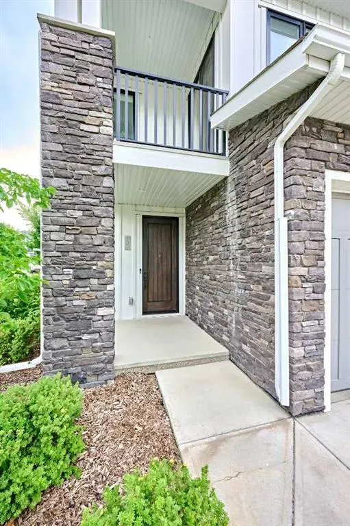 102 Crestridge Common SW