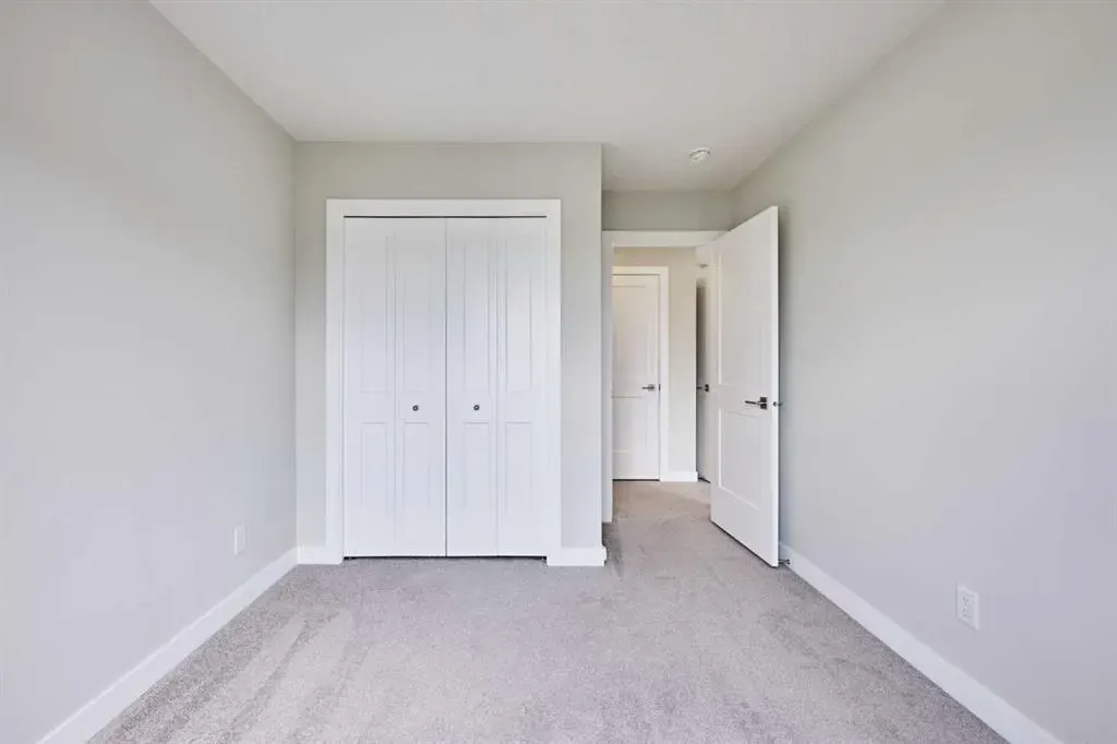 102 Crestridge Common SW