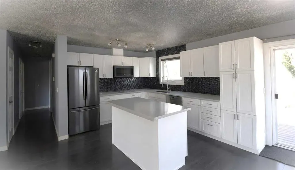 209 Strathaven Bay