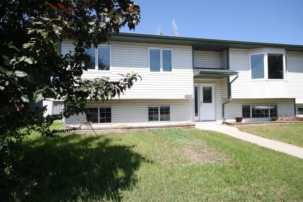 209 Strathaven Bay