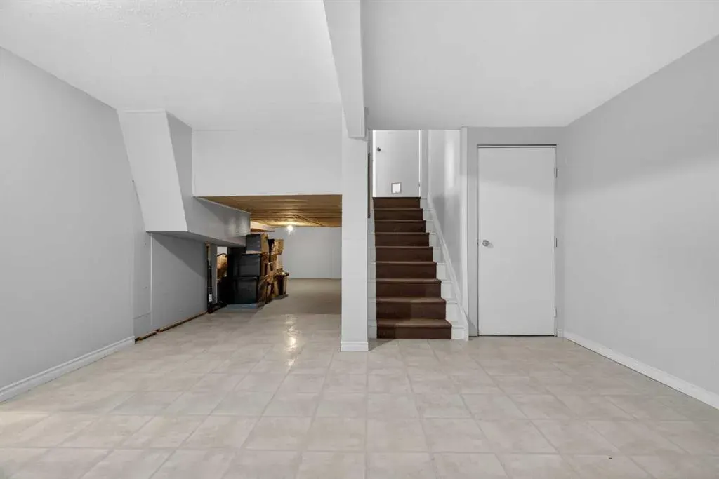 303 Woodside Place