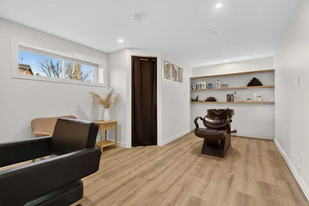 303 Woodside Place
