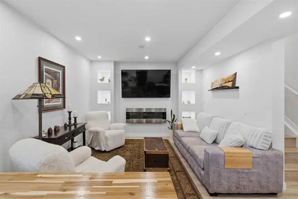 20 Highwood Drive