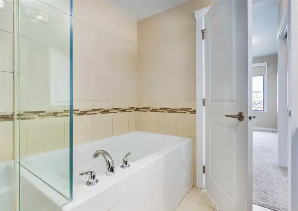 32 Varsity Estates Circle NW #408