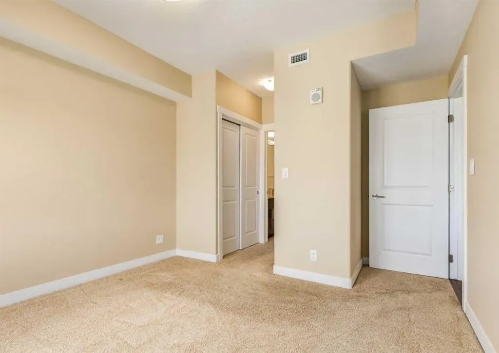 32 Varsity Estates Circle NW #408