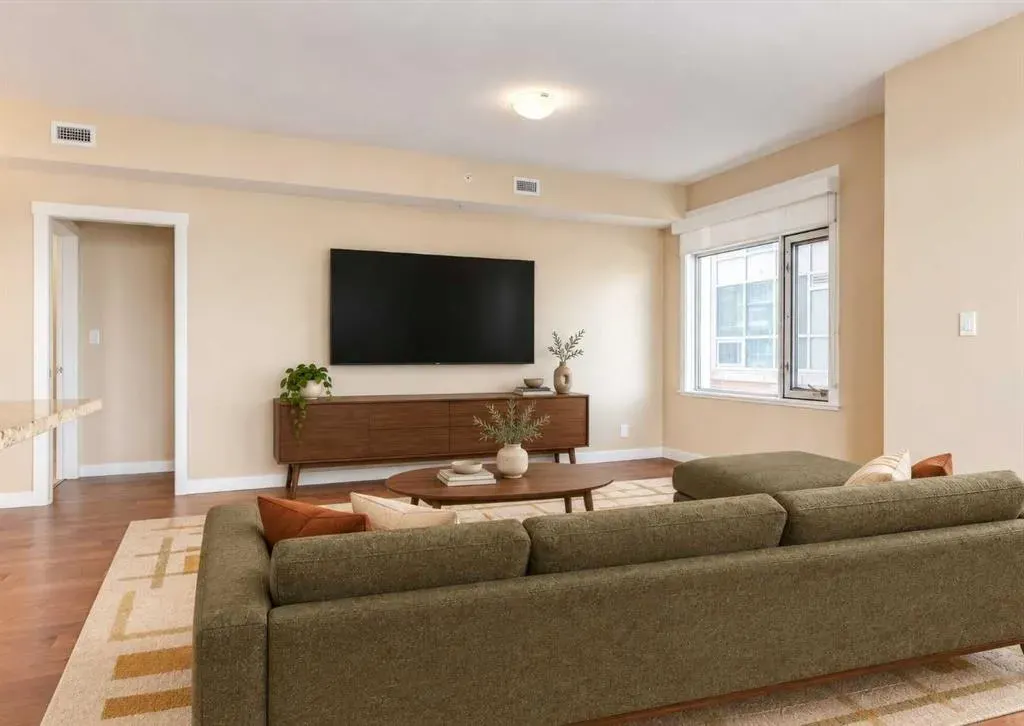 32 Varsity Estates Circle NW #408