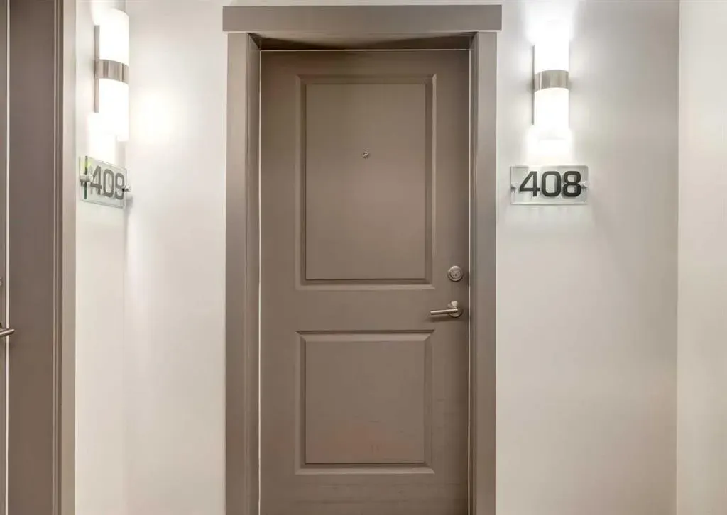 32 Varsity Estates Circle NW #408