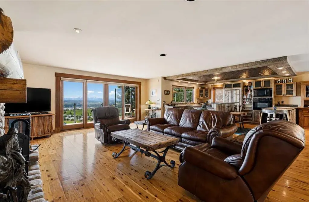 260097 Mountain Ridge Place