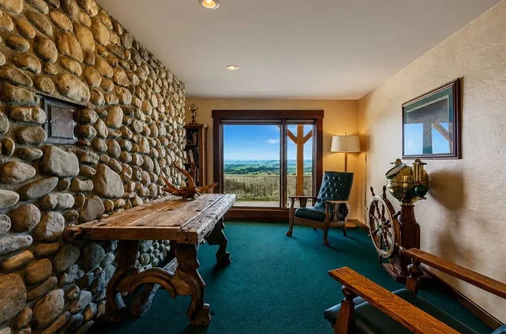 260097 Mountain Ridge Place