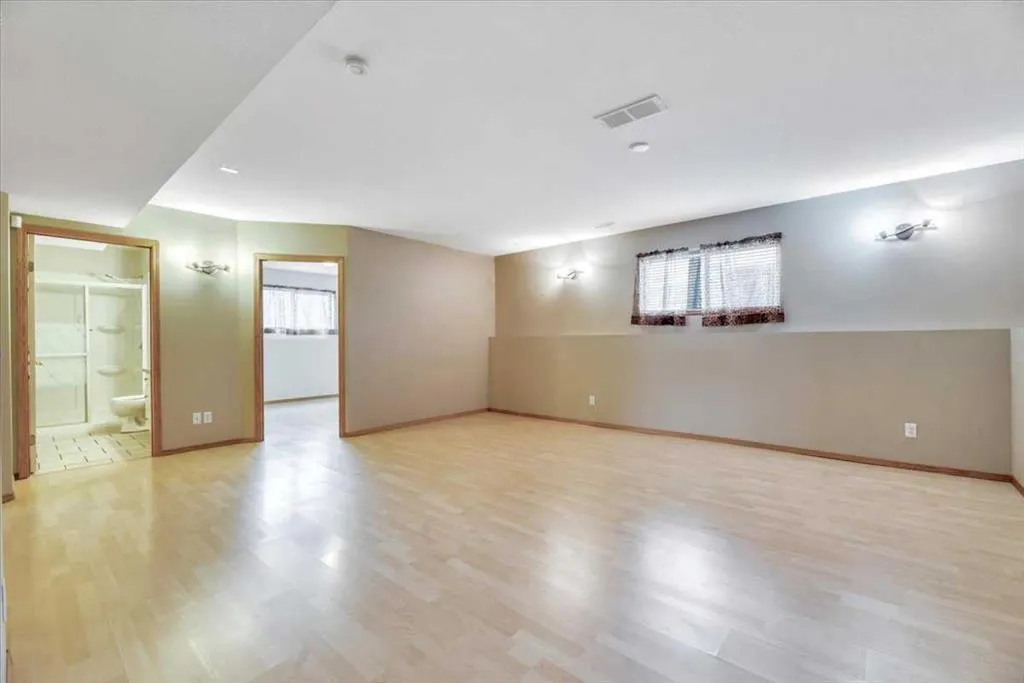 27 Aspen Creek Way