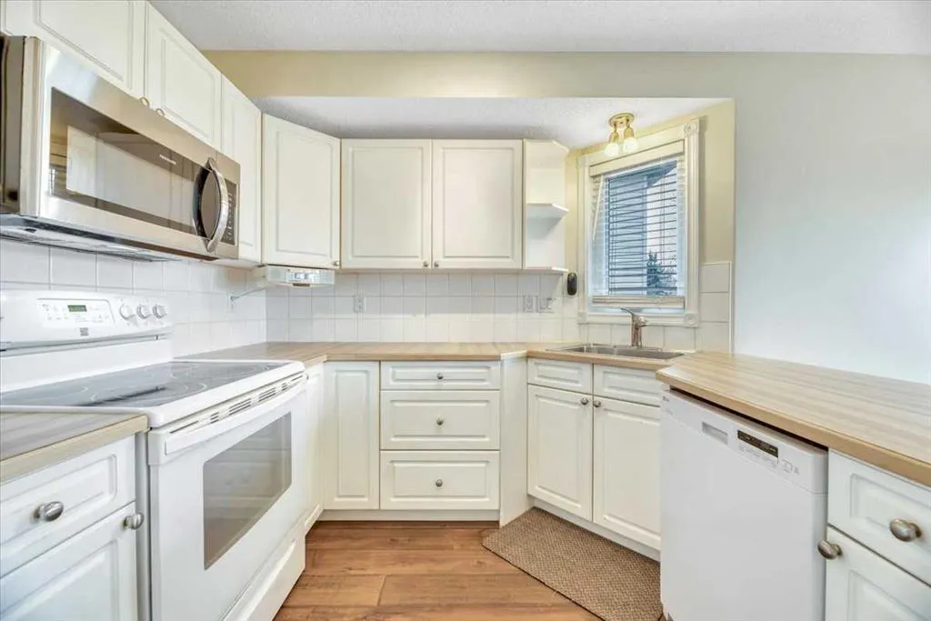 27 Aspen Creek Way