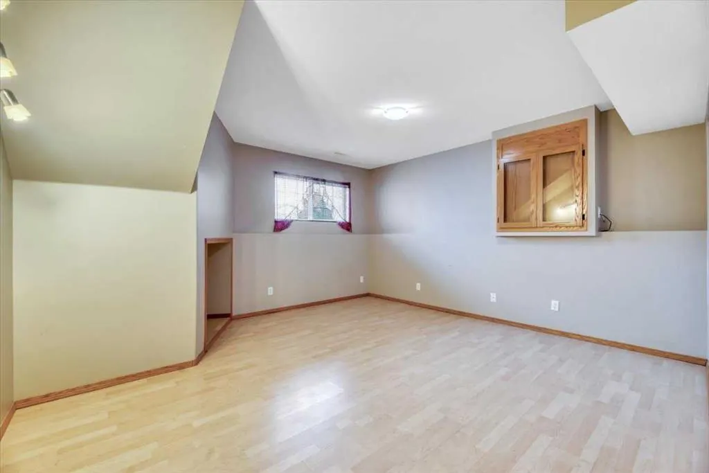 27 Aspen Creek Way