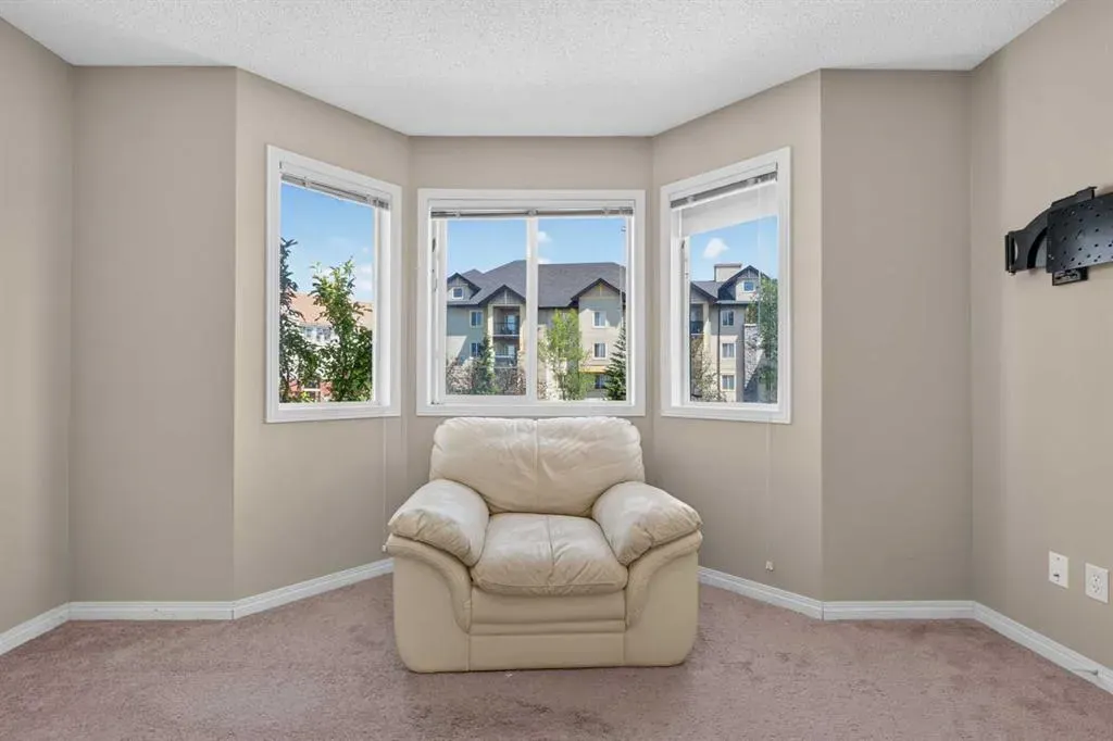 118 Royal Birch Villas NW