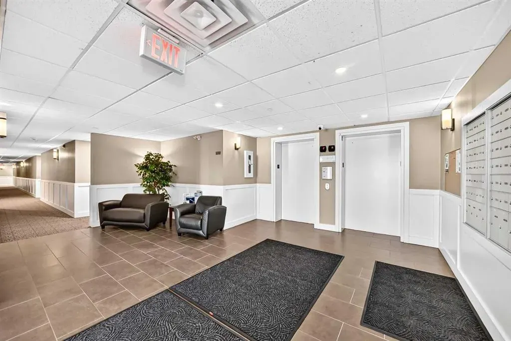 1005A Westmount Drive #113
