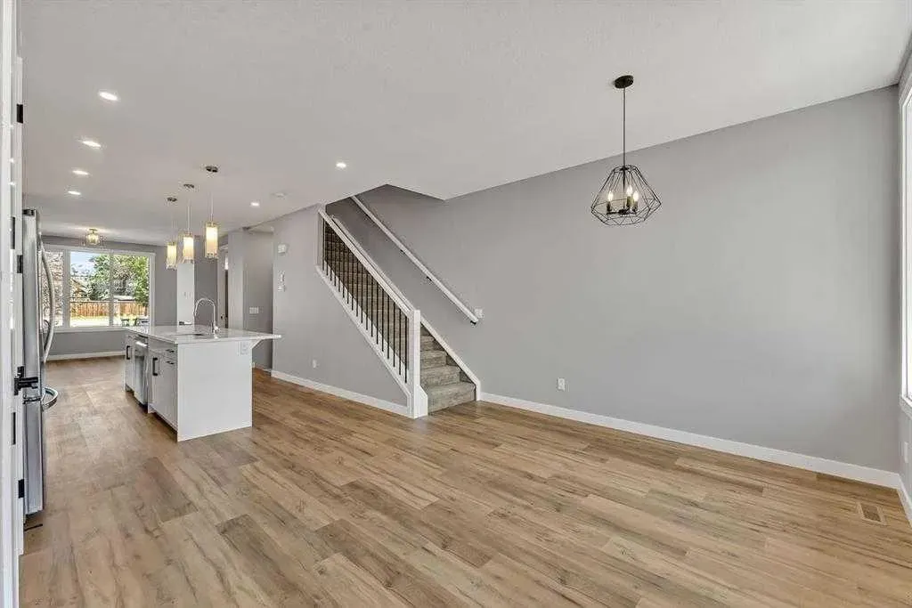 28A Green Meadow Crescent