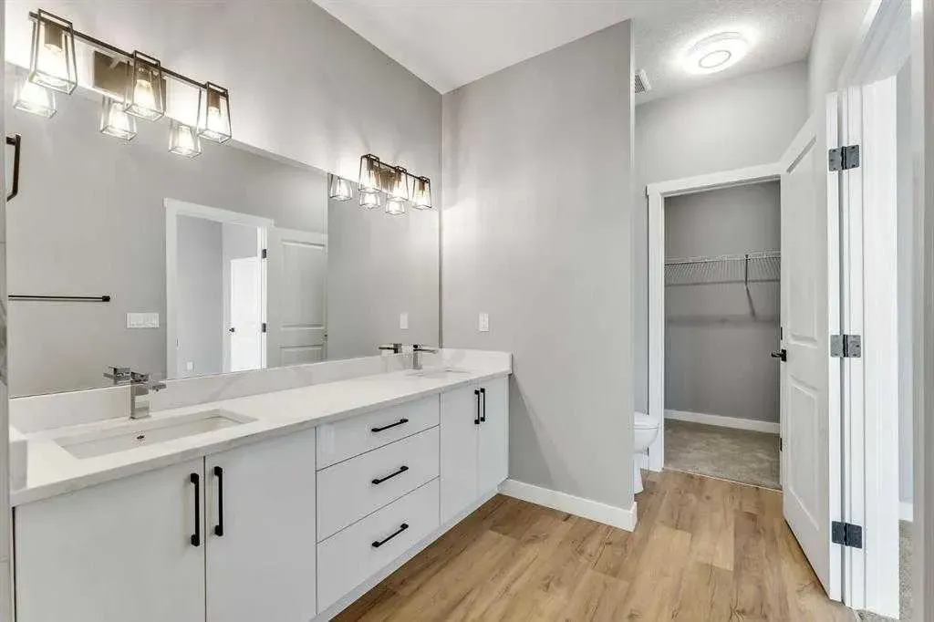 28A Green Meadow Crescent