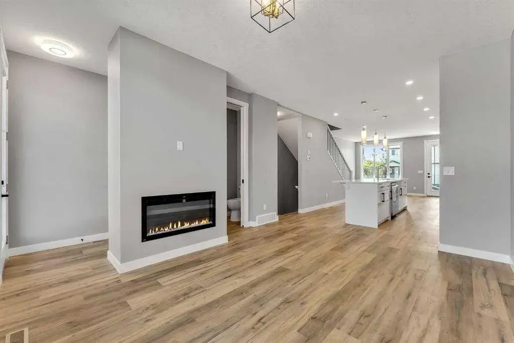 28A Green Meadow Crescent